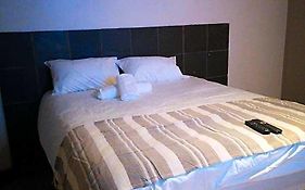 180 On Anderson Guest House